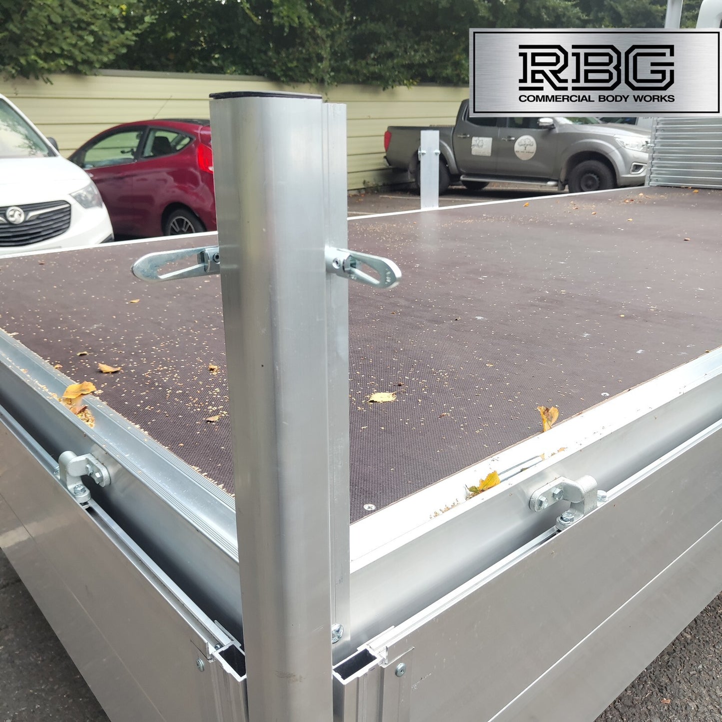 Aluminium Corner Pillar Extrusion 600mm & Socket Dropside Truck Trailer Tailgate