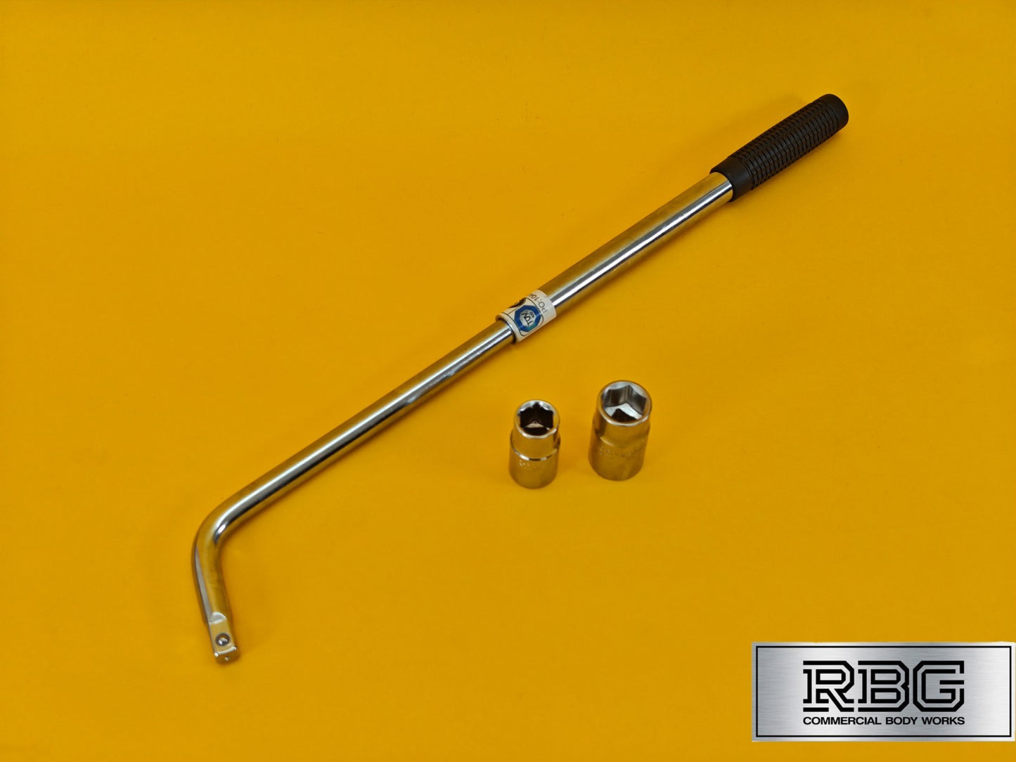 Extendable Wheel Nut Wrench 2 Reversible Sockets 17mm 19mm 21mm 23mm Power Bar