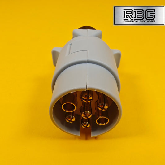 Plastic Plug for Towing 7 Pin 12S Type Trailer Caravan Horsebox 12 Volt Towbar