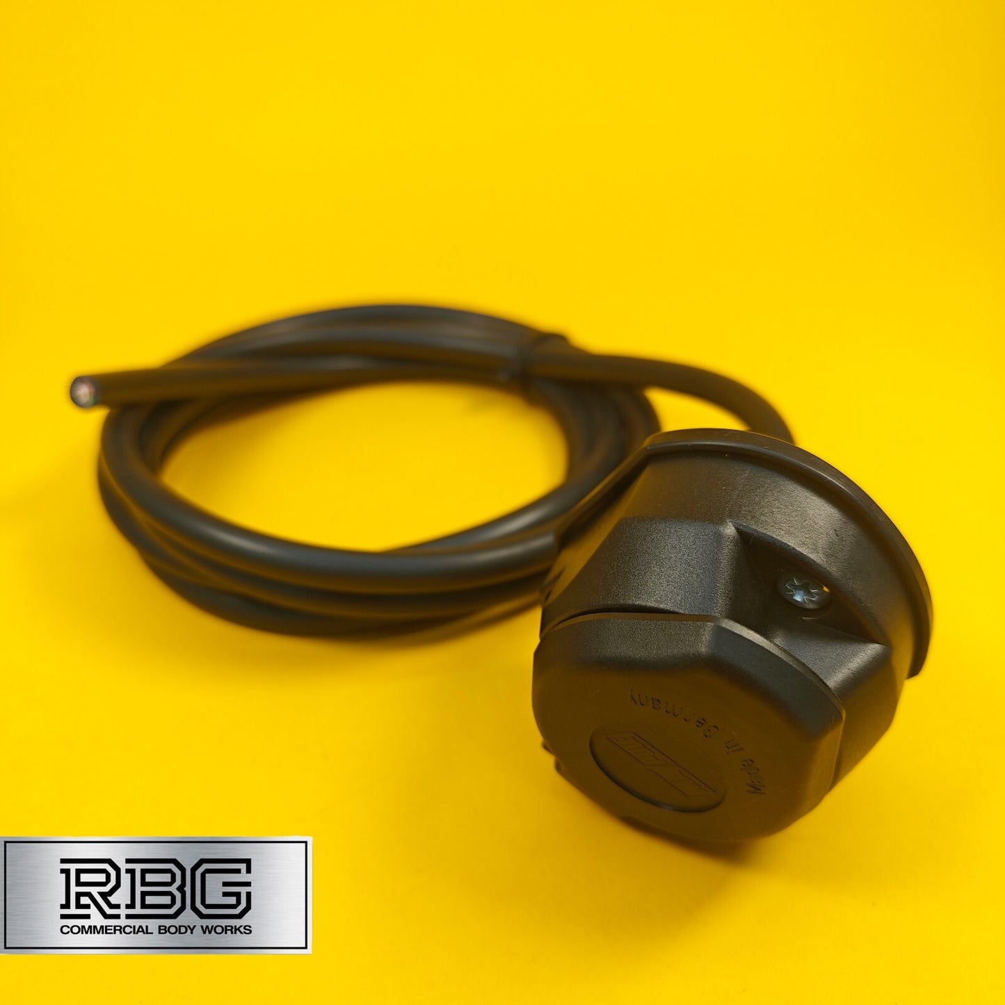 13 Pin Socket Assembly With 2m Pre-Wired 8 Core Cable Professional Towing UK