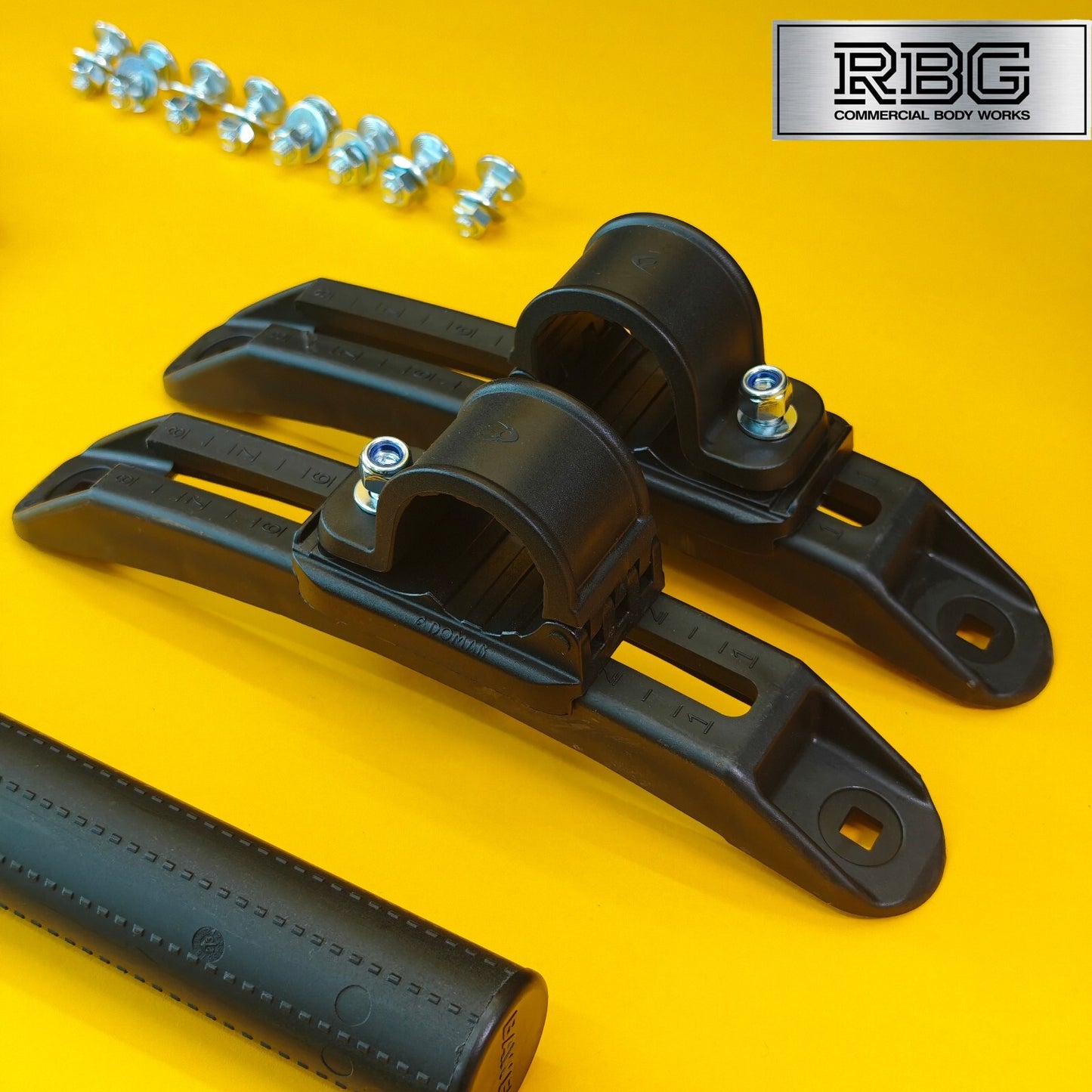 Twin Wheel Round Mudguard + Brackets & Wing Stays 860X450mm Plastic Domar Trucks
