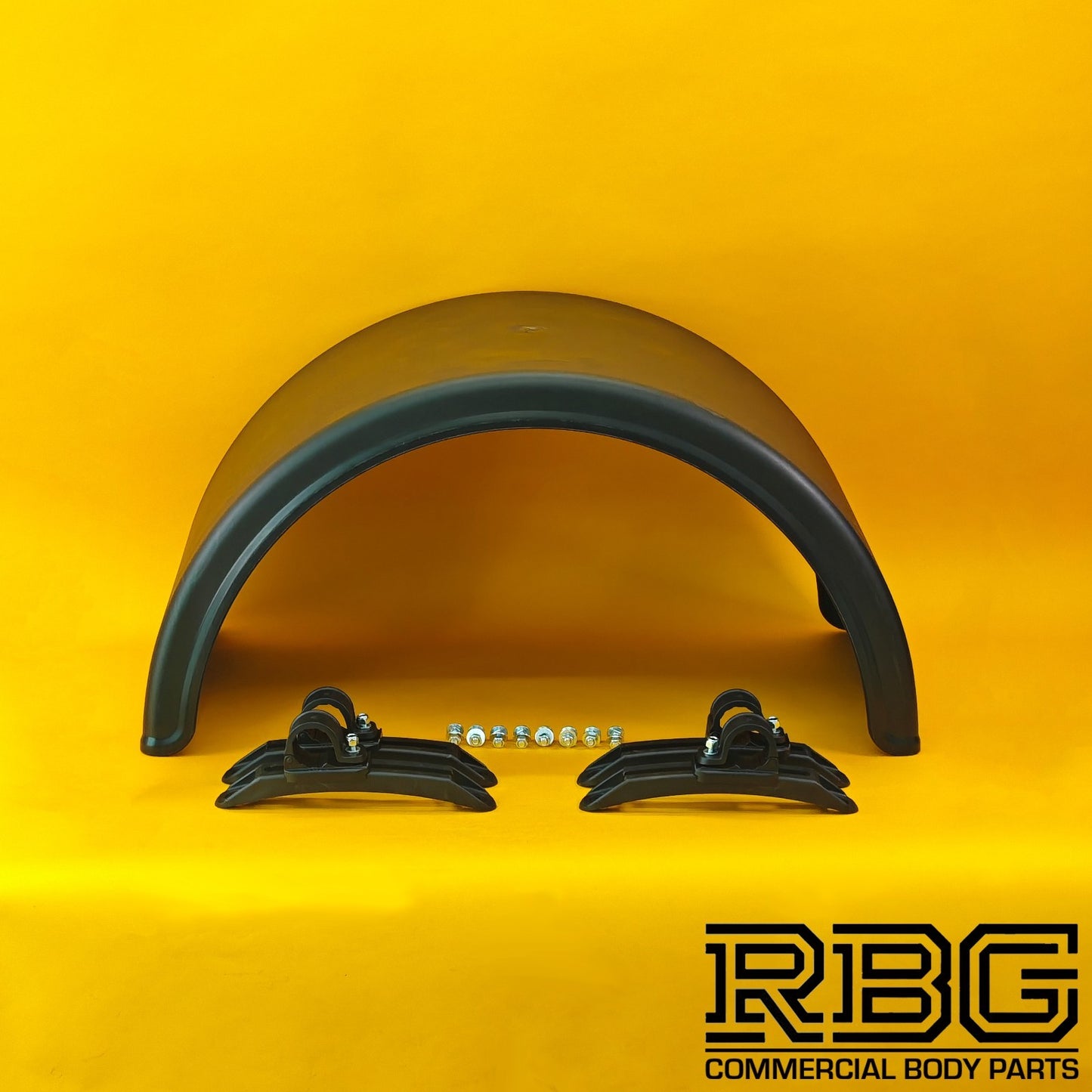 Twin Wheel Round Mudguard + Brackets with Plastic Clasps 860X450mm Domar Trucks