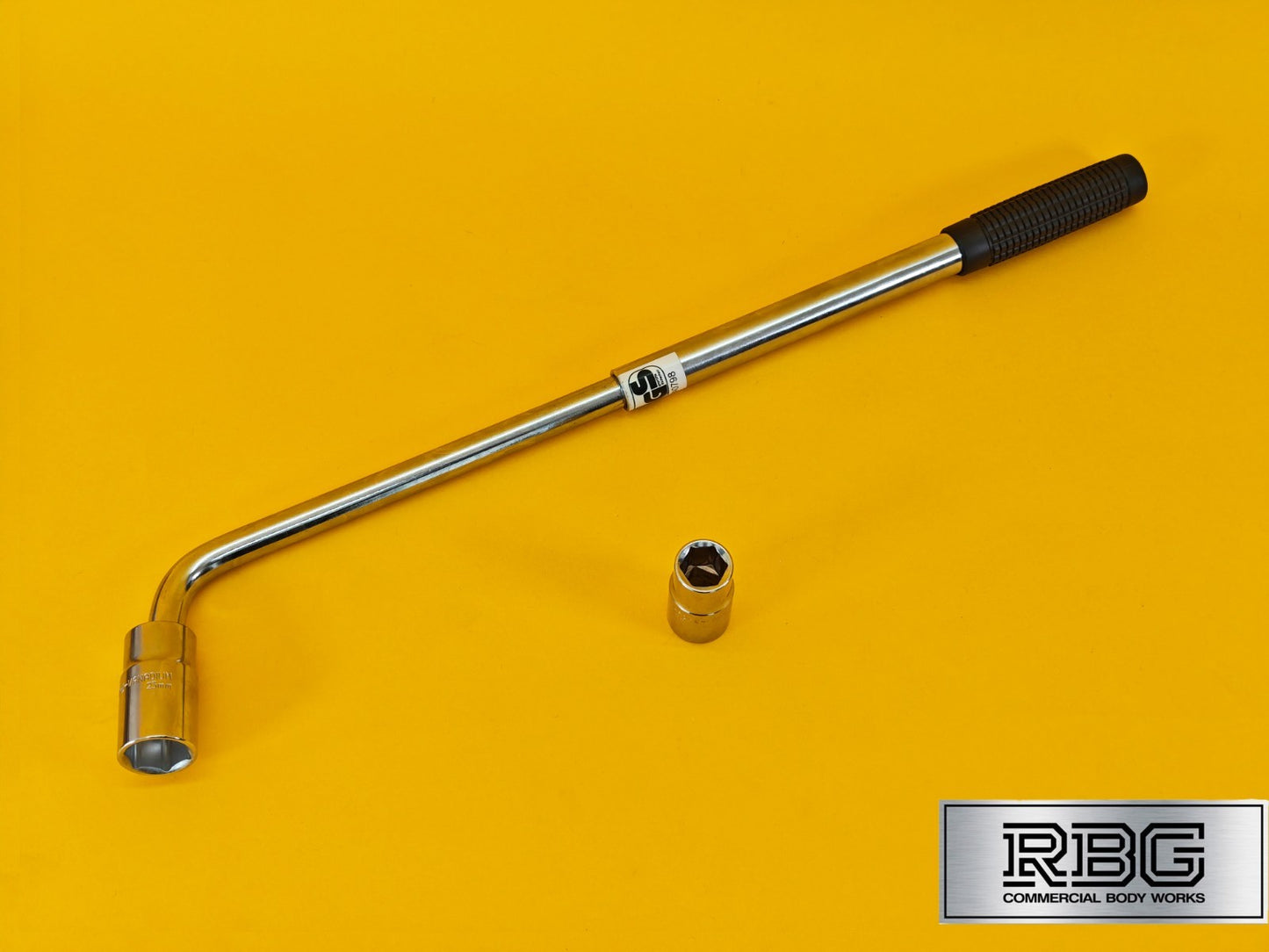 Extendable Wheel Nut Wrench 2 Reversible Sockets 17mm 19mm 21mm 23mm Power Bar