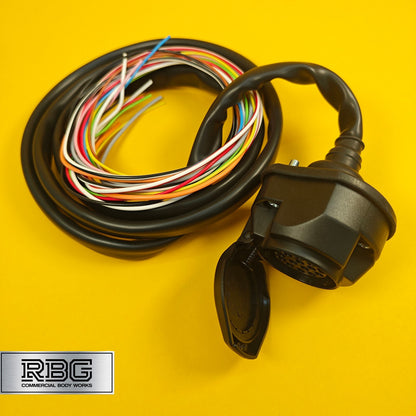13 Pin Socket Assembly With 2m Pre-Wired Sheathed Cable Professional Towing UK