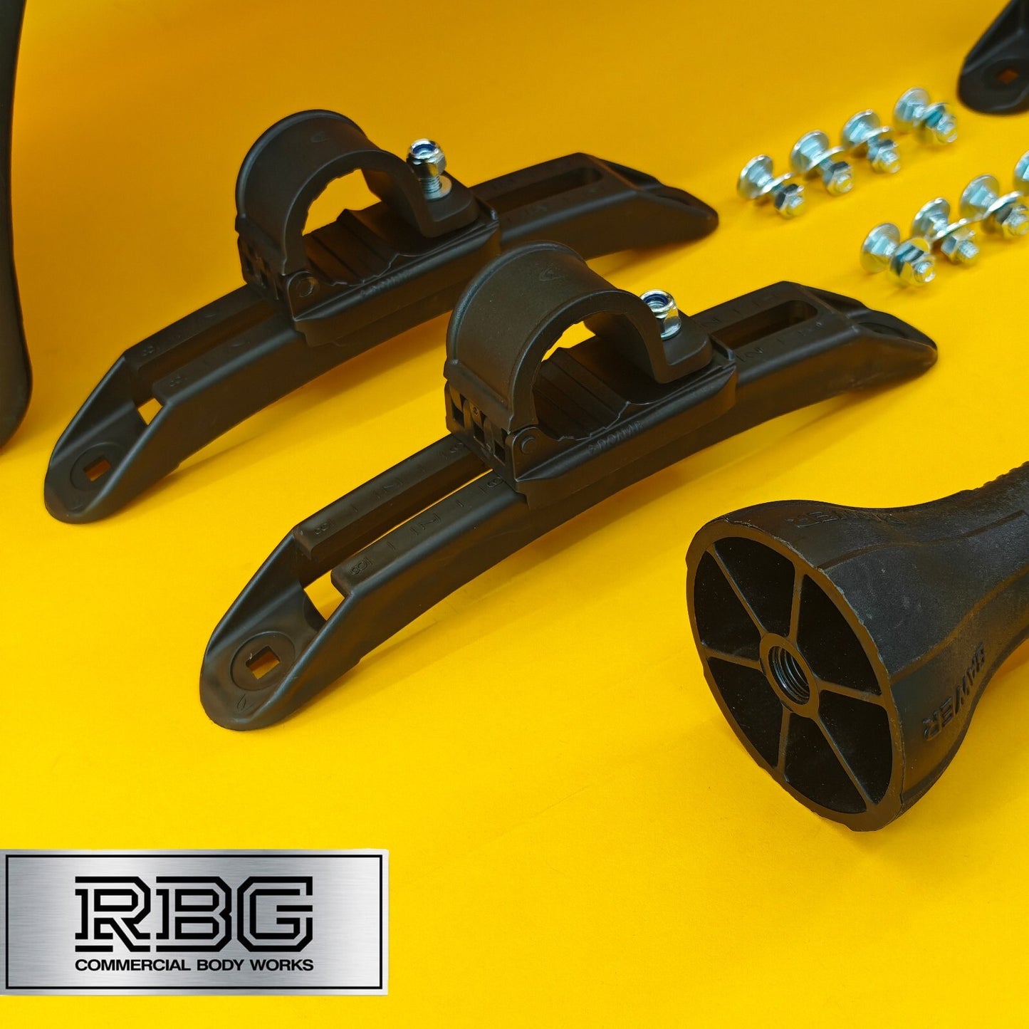Single Wheel Round Mudguard + Brackets & Wing Stays 840x270mm Domar Truck