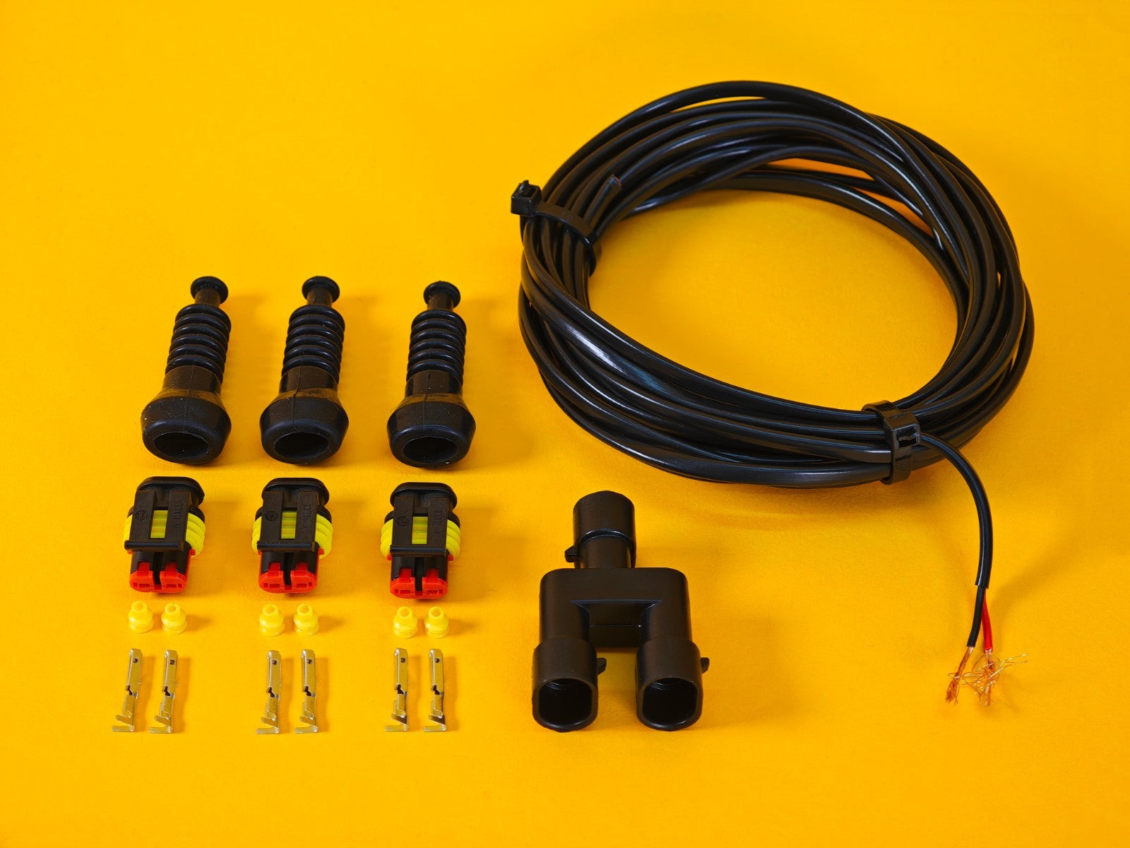 3 Way SuperSeal Splitter + 3Pc 2 Pin Plug Kit With Protective Boot + 5m Cable