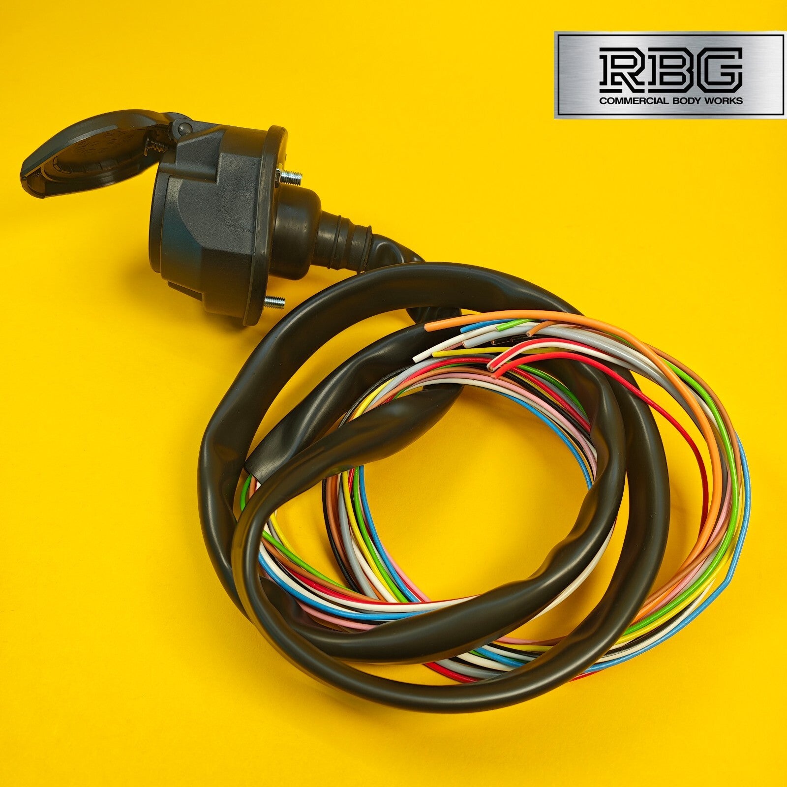 13 Pin Socket Assembly With 1.5m Pre-Wired Sheathed Cable Professional Towing UK