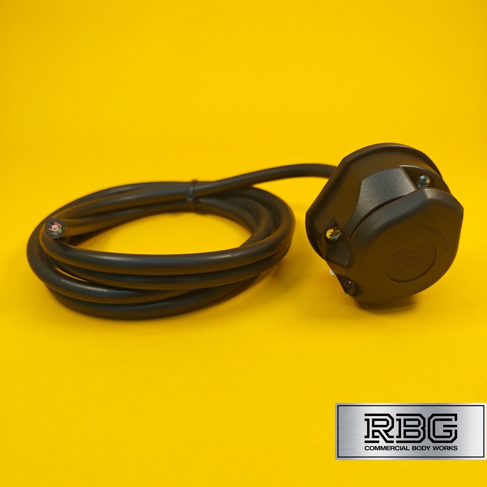 13 Pin Socket Assembly With 2m Pre-Wired 8 Core Cable Professional Towing UK