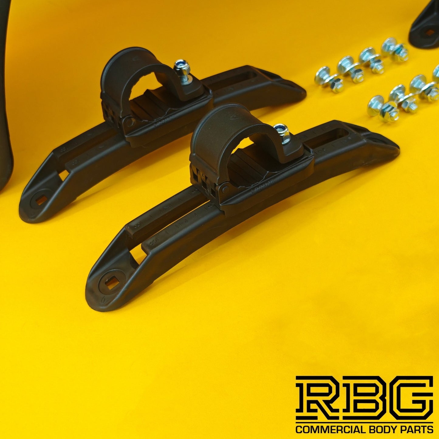 Single Wheel Round Mudguard + Brackets with Plastic Clasp 840x270mm Domar Truck