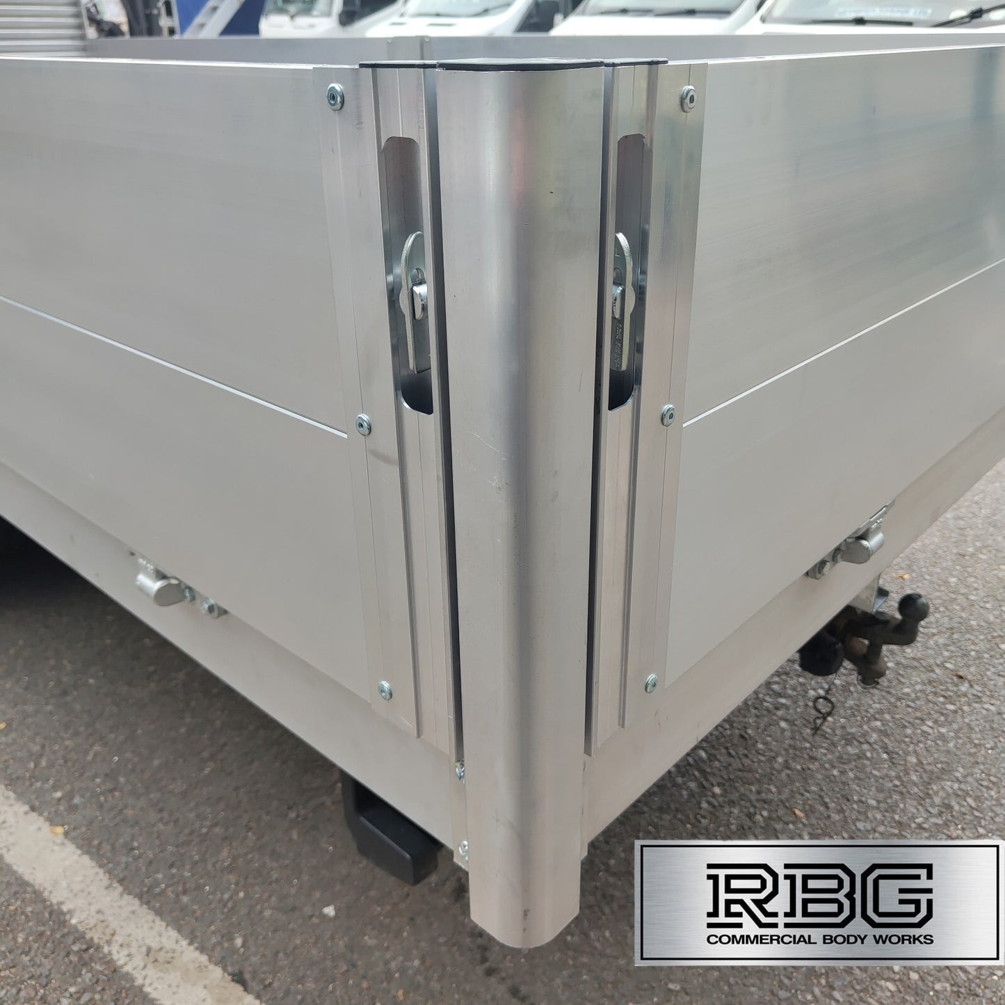 Aluminium Corner Pillar Extrusion 600mm & Socket Dropside Truck Trailer Tailgate