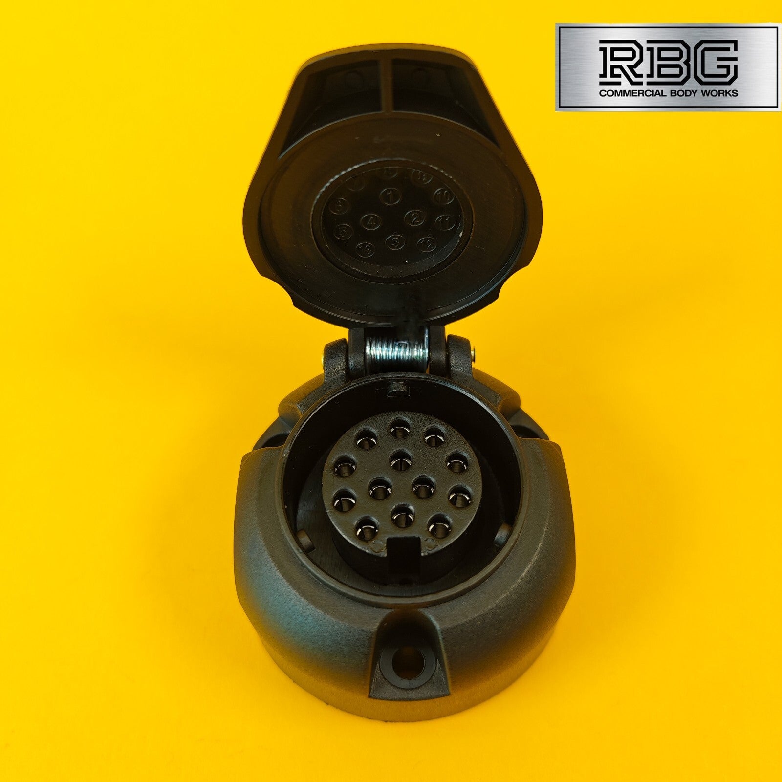 13 Pin Plastic Socket Towing Electrics Sockets for Trailers Vans Caravans Tow
