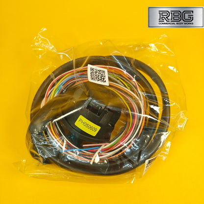 13 Pin Socket Assembly With 2m Pre-Wired Sheathed Cable Professional Towing UK