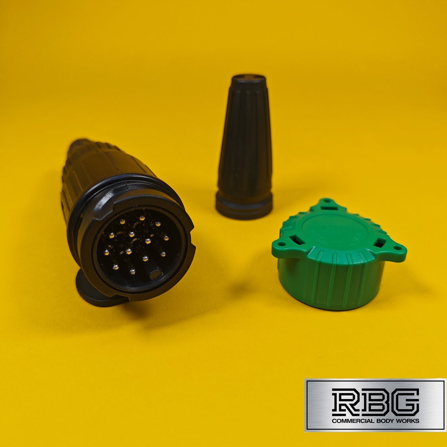 13 Pin Towing Plug + Cap + Receiver Multiplier Trailer Caravan 12V Plastic Tow