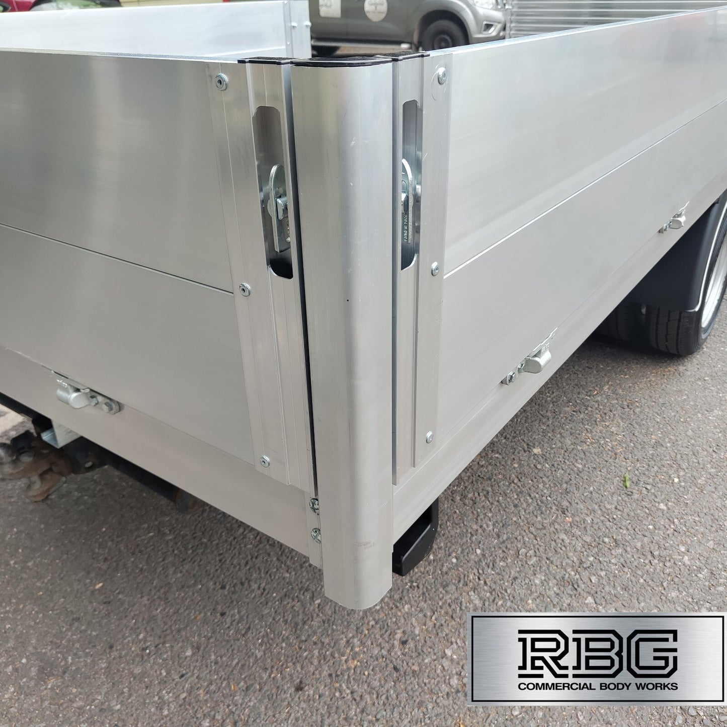 Aluminium Corner Pillar Extrusion 600mm & Socket Dropside Truck Trailer Tailgate