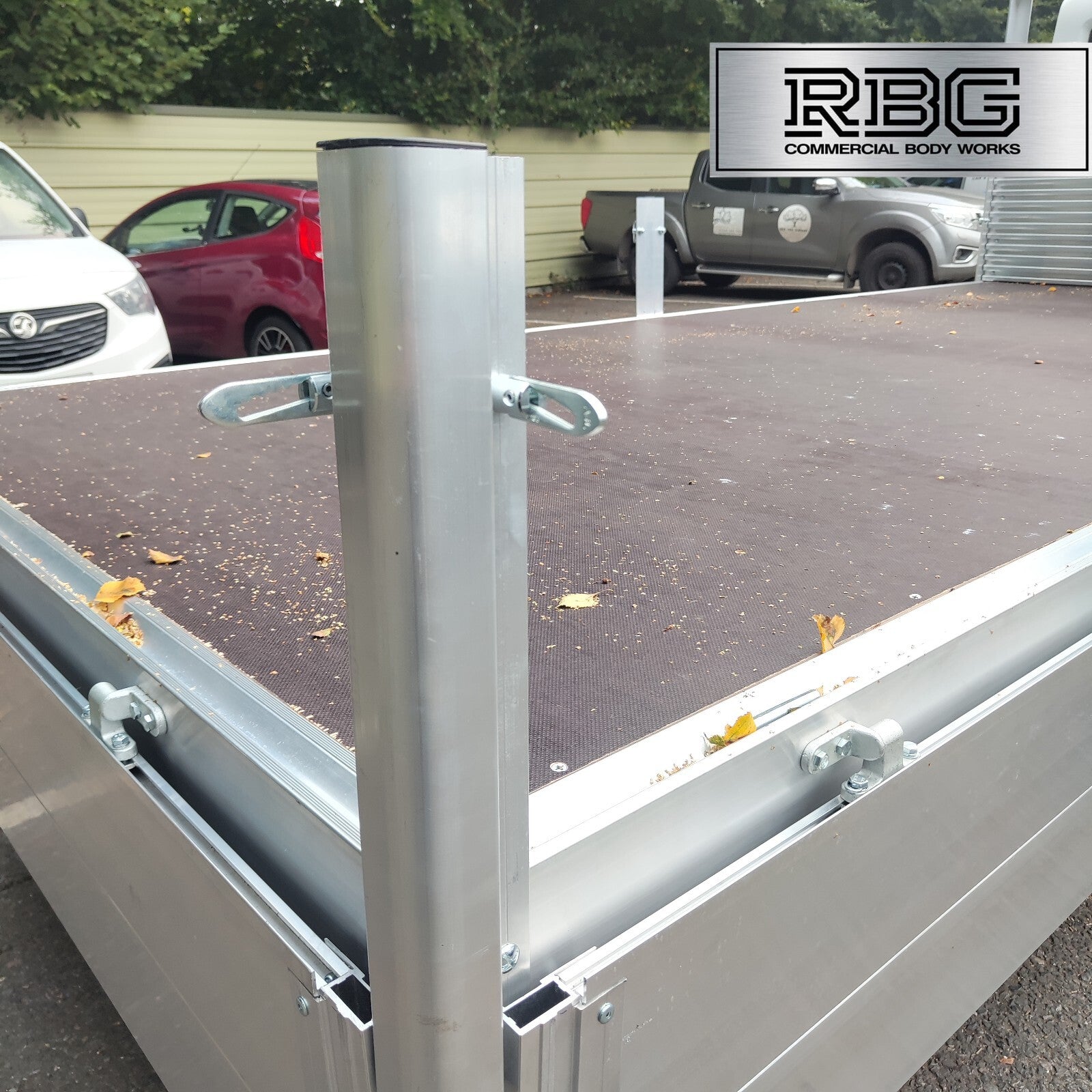 Aluminium Corner Pillar Extrusion 400mm & Socket Dropside Truck Trailer Tailgate