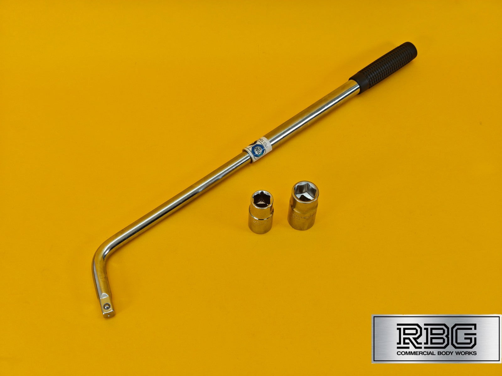 Extendable Wheel Nut Wrench 2 Reversible Sockets 17mm 19mm 21mm 23mm Power Bar