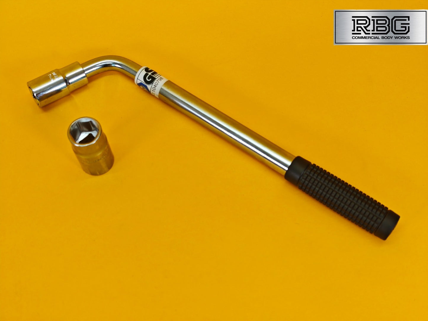 Extendable Wheel Nut Wrench 2 Reversible Sockets 17mm 19mm 21mm 23mm Power Bar