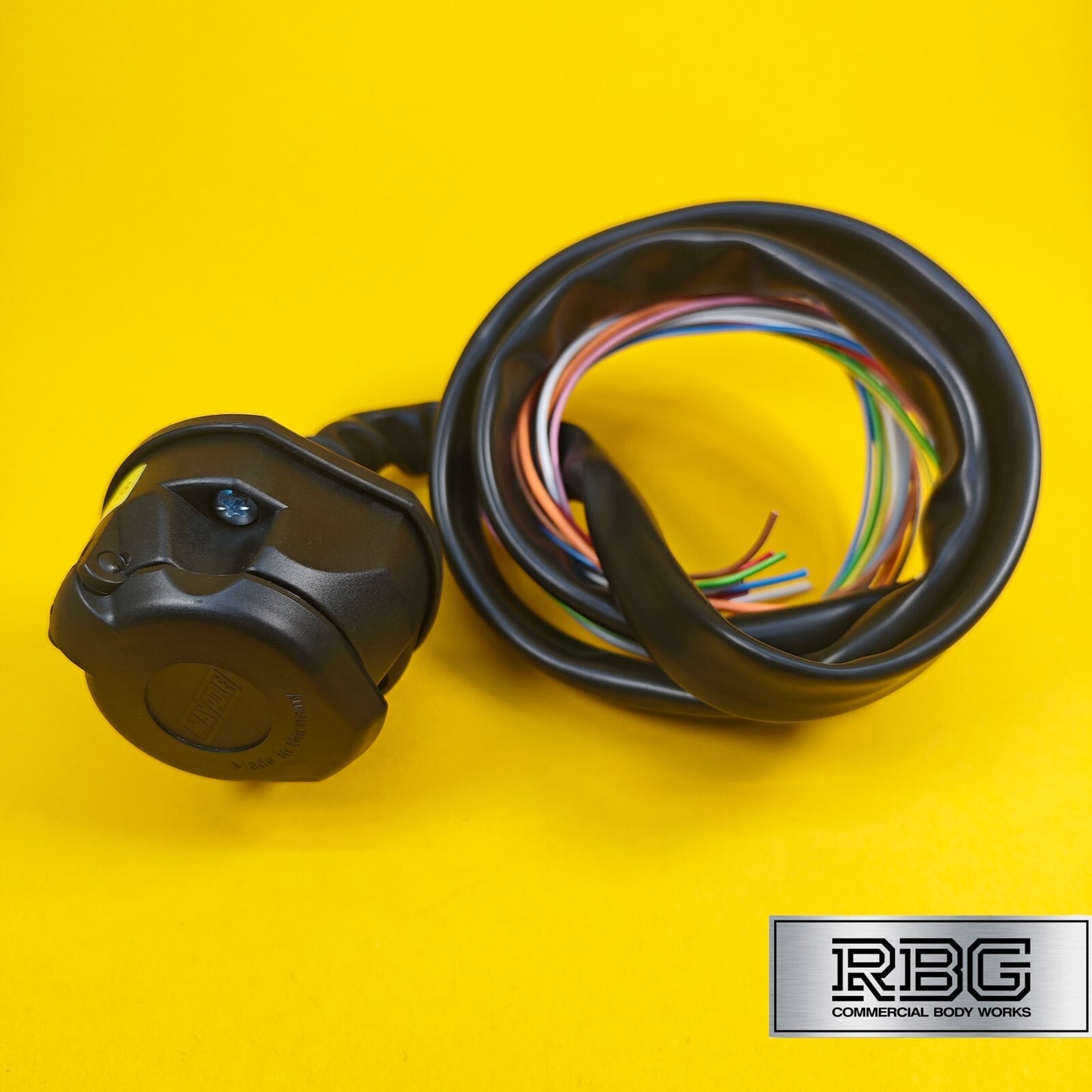 13 Pin Socket Assembly With 1.5m Pre-Wired Sheathed Cable Professional Towing UK