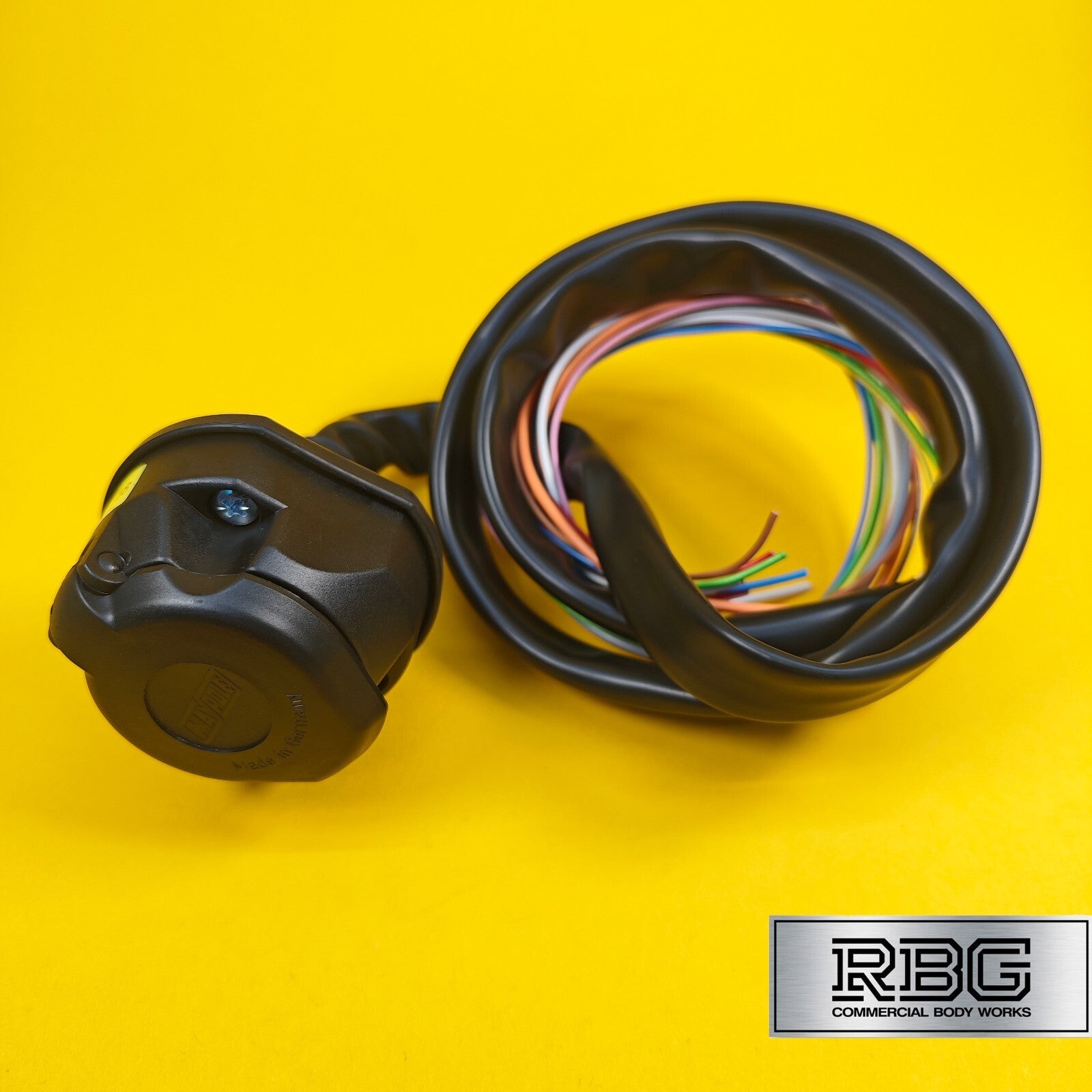 13 Pin Socket Assembly With 1.5m Pre-Wired Sheathed Cable Professional Towing UK