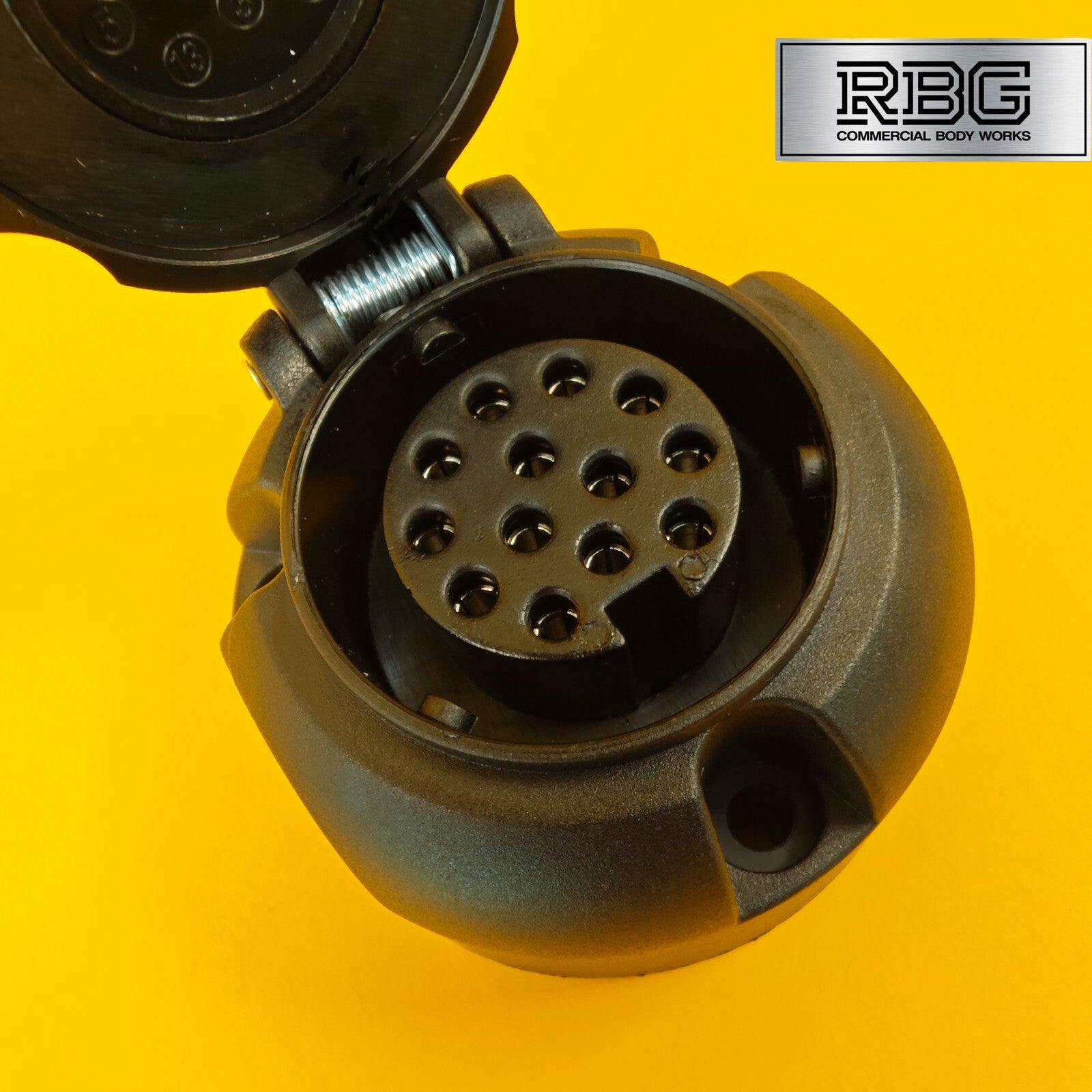 13 Pin Plastic Socket Towing Electrics Sockets for Trailers Vans Caravans Tow