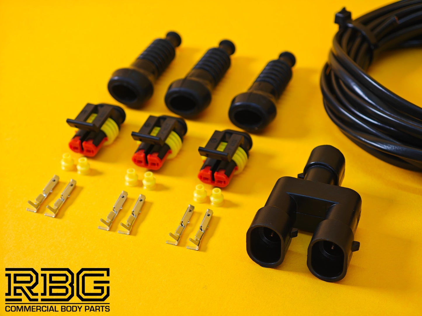 3 Way SuperSeal Splitter + 3Pc 2 Pin Plug Kit With Protective Boot + 5m Cable