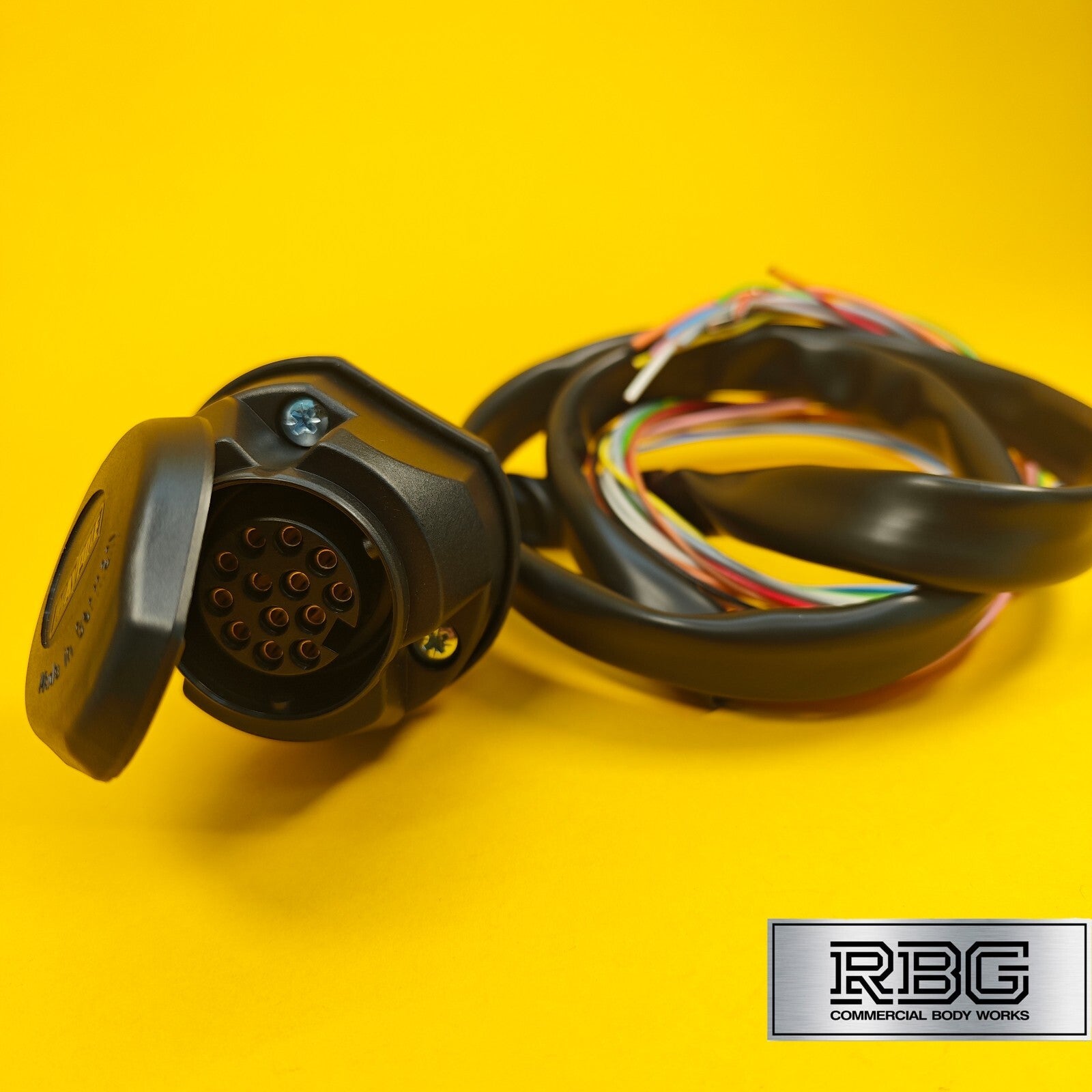 13 Pin Socket Assembly With 1.5m Pre-Wired Sheathed Cable Professional Towing UK