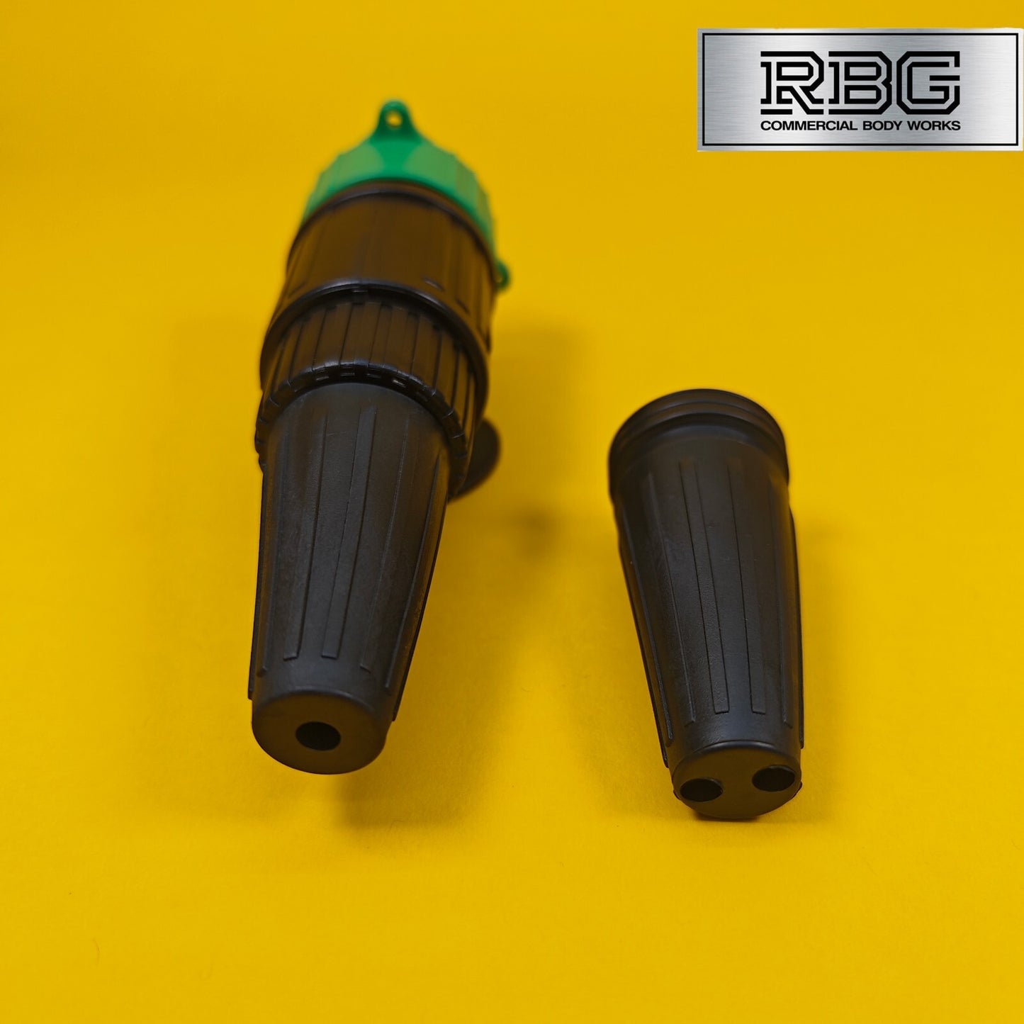 13 Pin Towing Plug + Cap + Receiver Multiplier Trailer Caravan 12V Plastic Tow