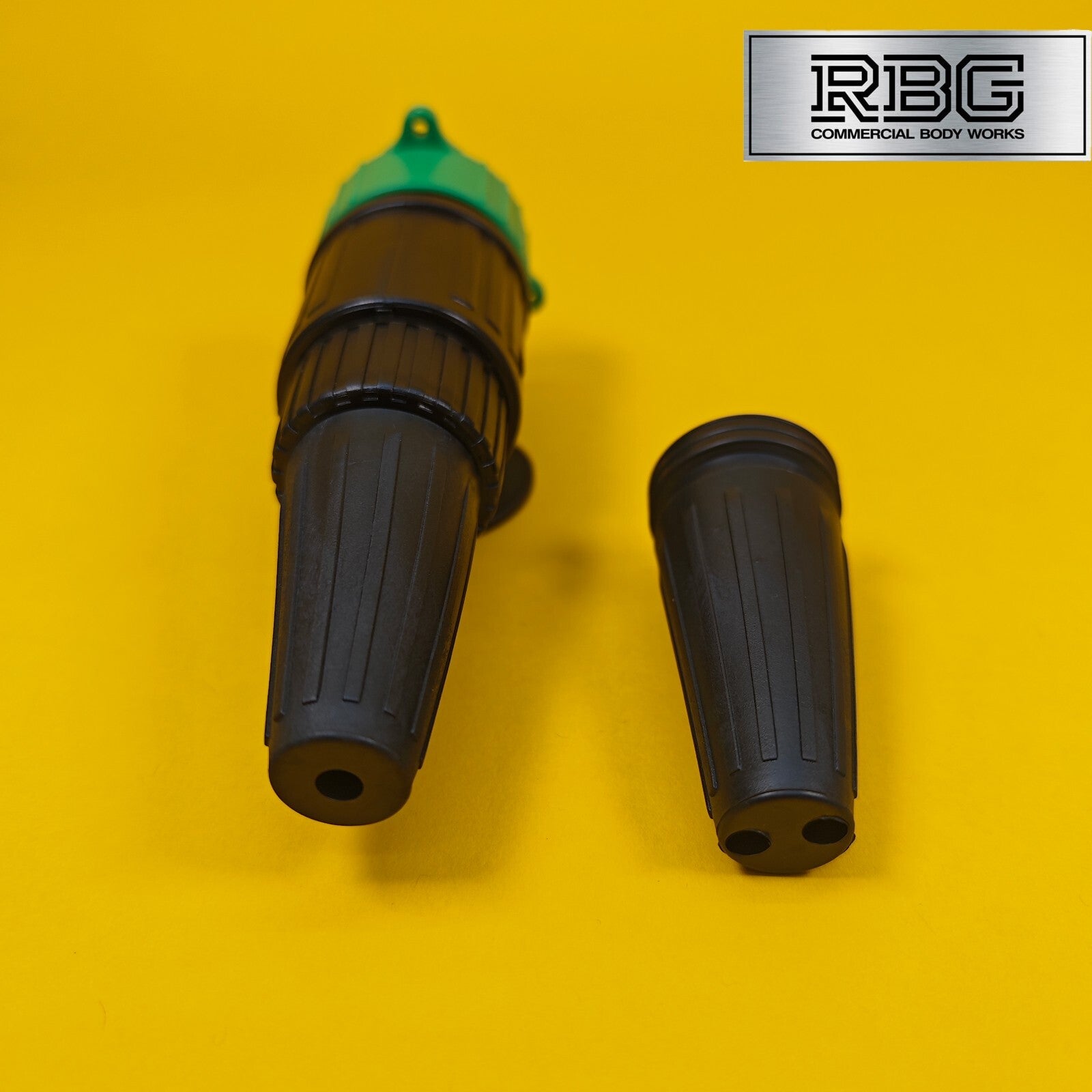 13 Pin Towing Plug + Cap + Receiver Multiplier Trailer Caravan 12V Plastic Tow