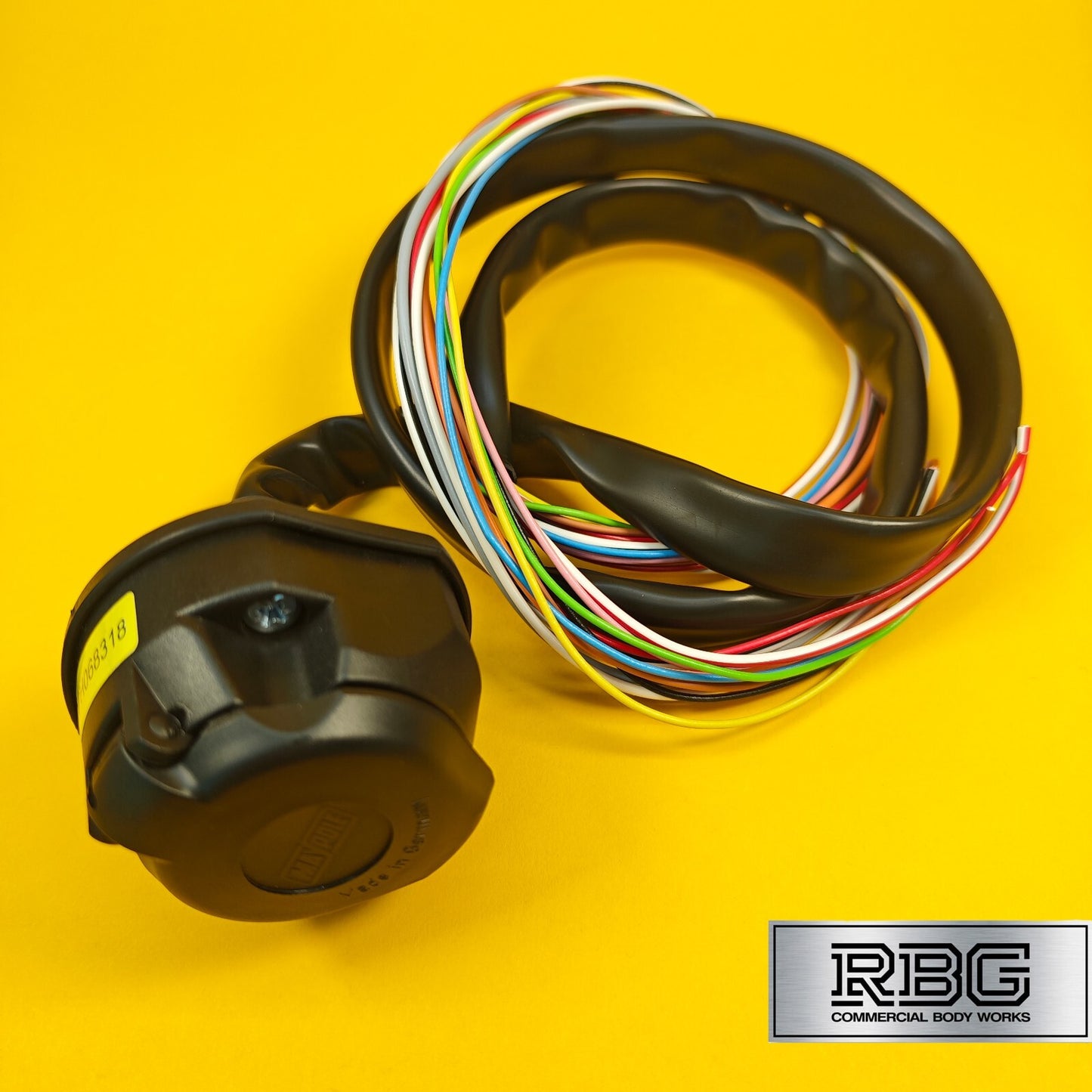 13 Pin Socket Assembly With 1.5m Pre-Wired Sheathed Cable Professional Towing UK