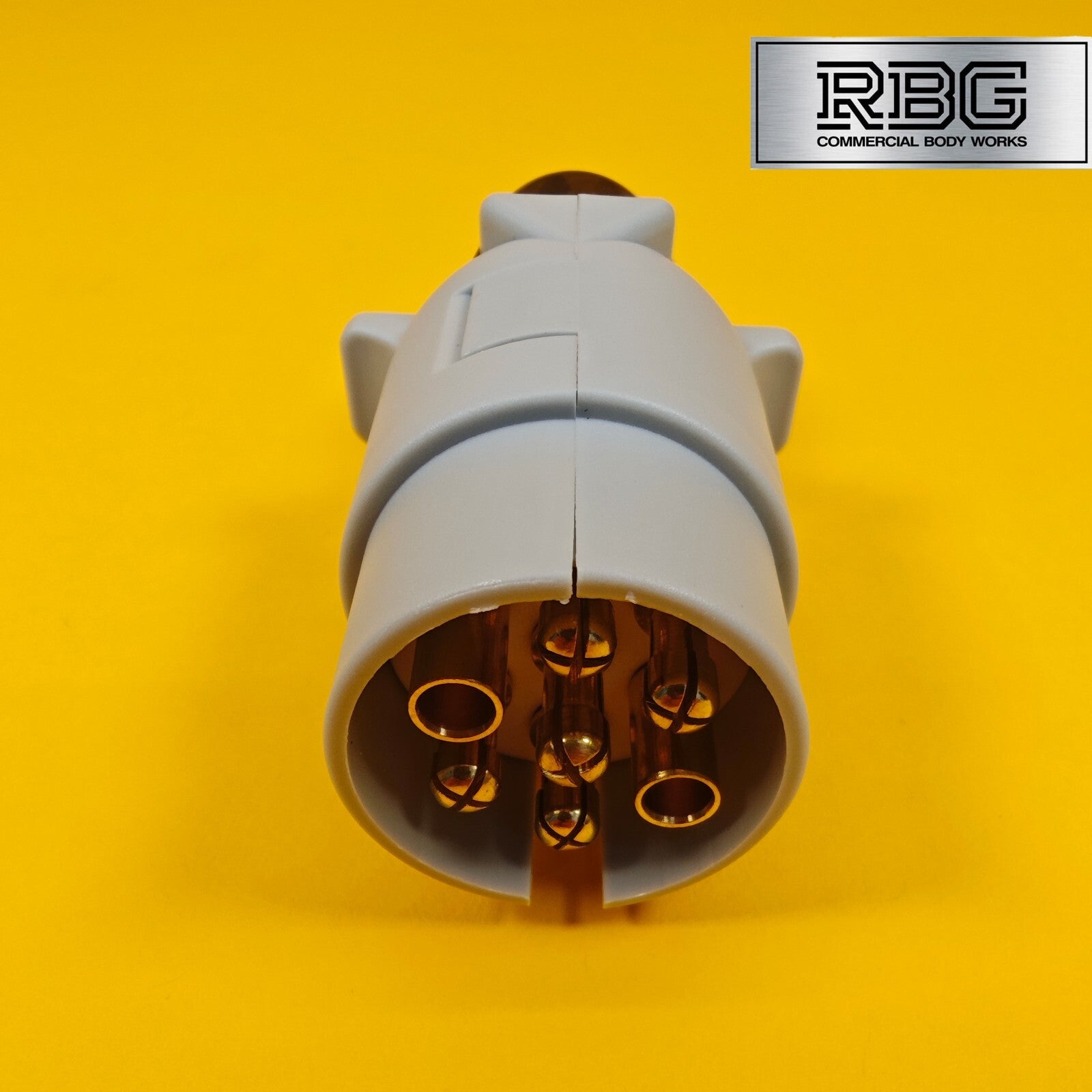 Plastic Plug for Towing 7 Pin 12S Type Trailer Caravan Horsebox 12 Volt Towbar