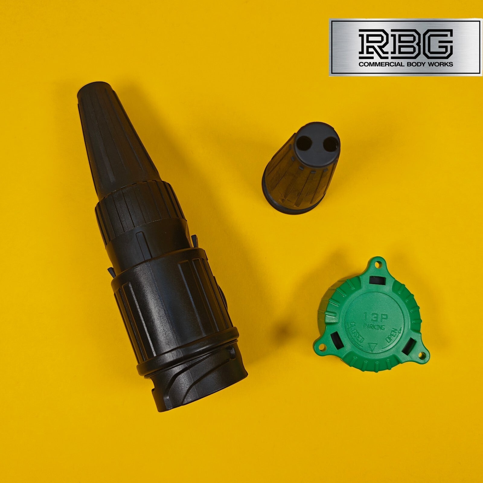 13 Pin Towing Plug + Cap + Receiver Multiplier Trailer Caravan 12V Plastic Tow