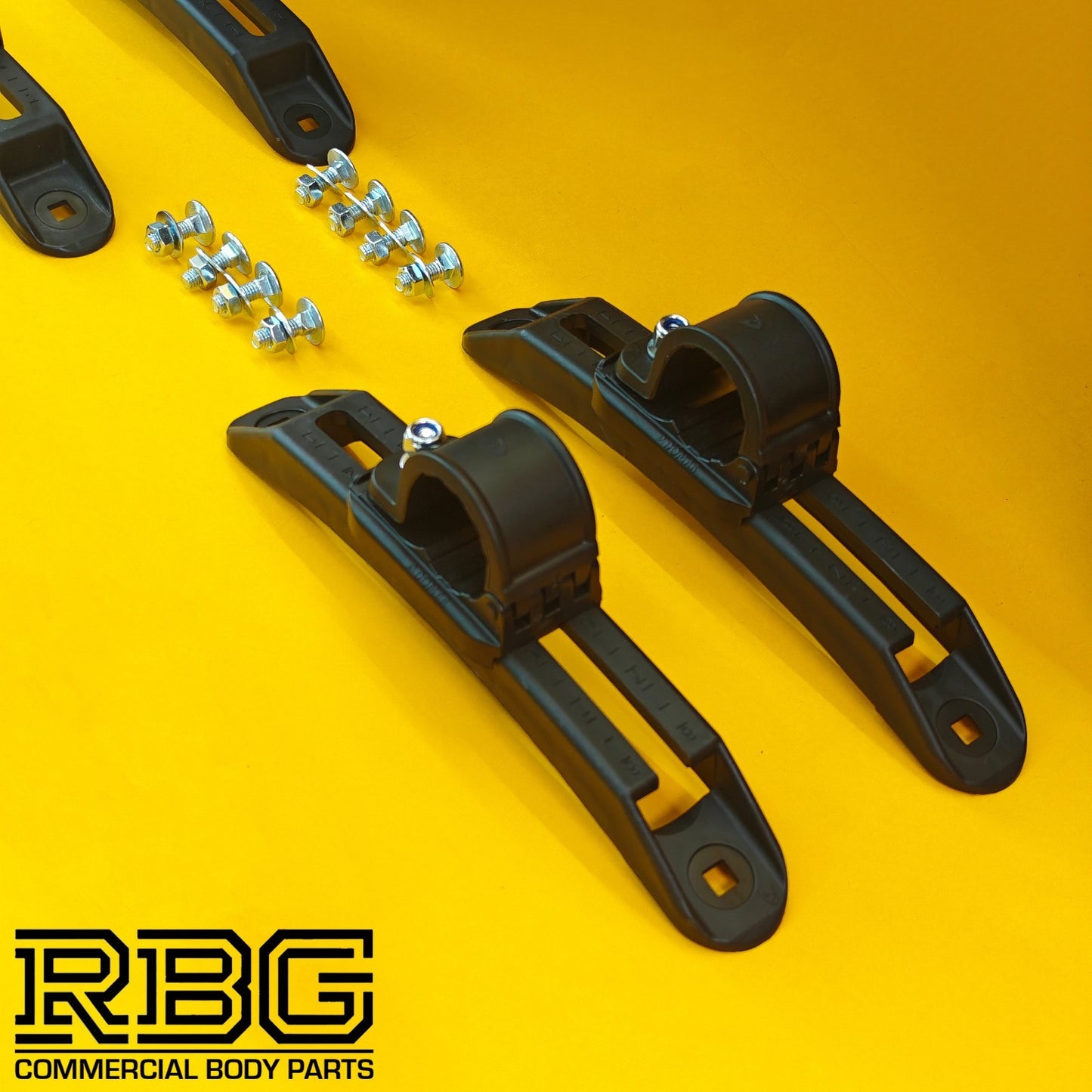 Single Wheel Round Mudguard + Brackets with Plastic Clasp 840x270mm Domar Truck