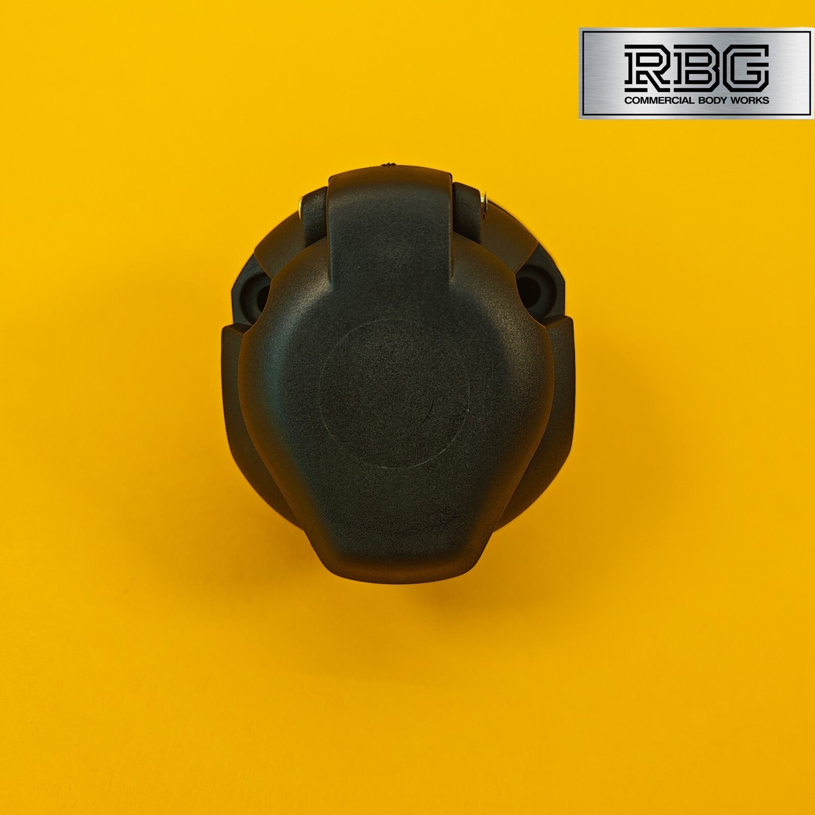 13 Pin Plastic Socket Towing Electrics Sockets for Trailers Vans Caravans Tow