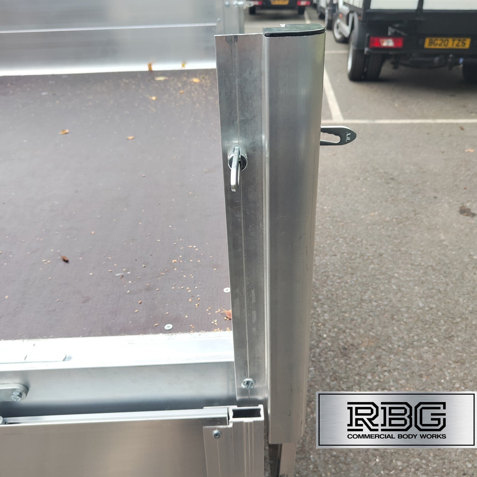 Aluminium Corner Pillar Extrusion 400mm & Socket Dropside Truck Trailer Tailgate