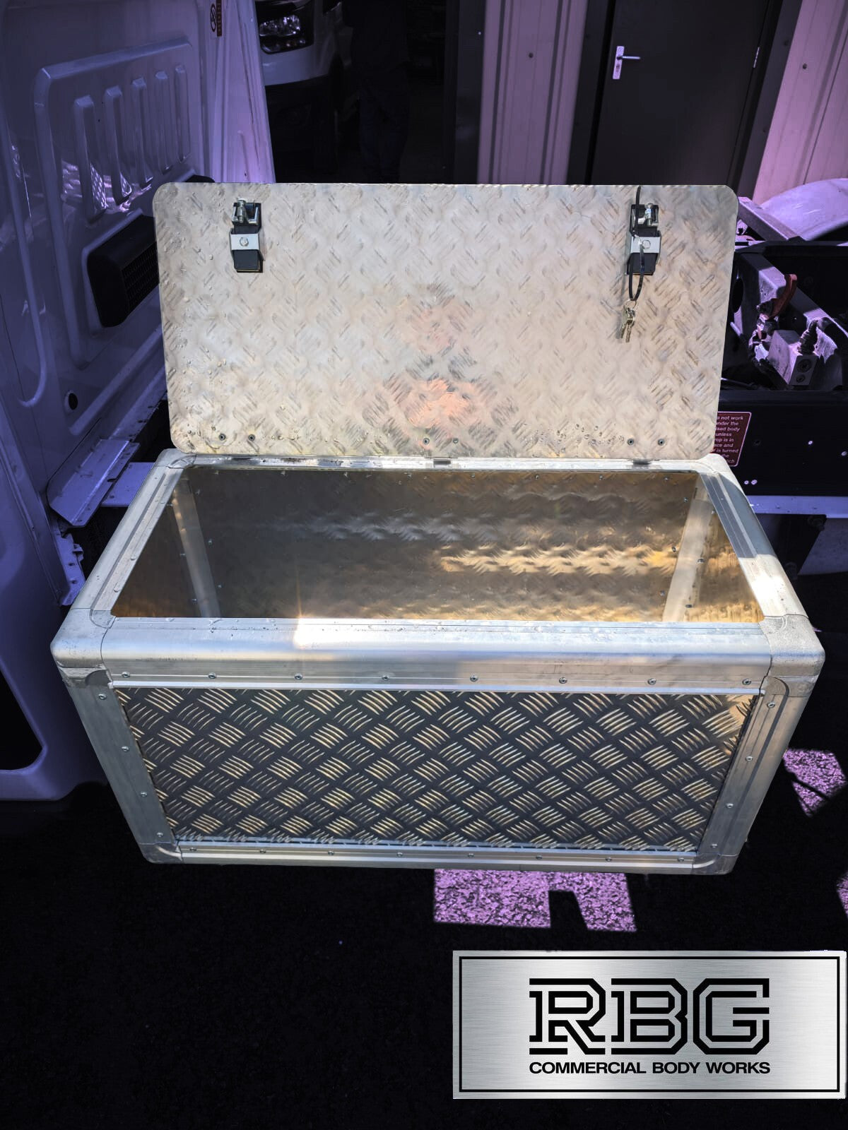 Aluminium Toolbox Storage Box Lockable Mercedes Benz Sprinter Truck FREE POSTAGE
