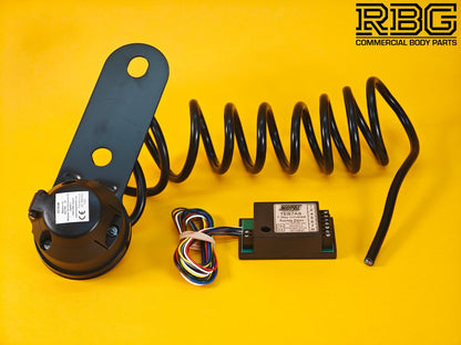 7 Way Bypass Relay + 7 Pin Socket Assembly 12N 2m Wire Towing Trailer Caravan