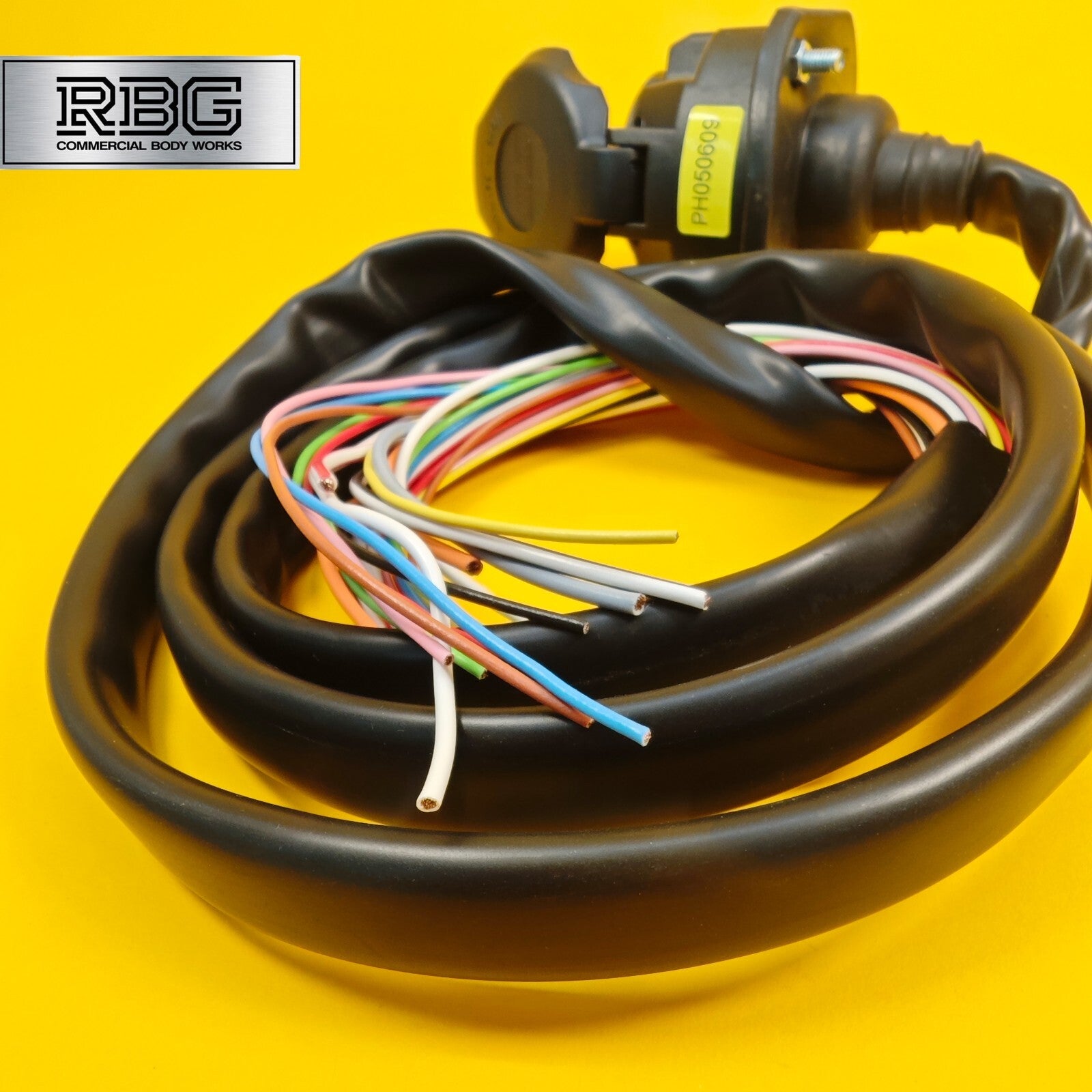 13 Pin Socket Assembly With 2m Pre-Wired Sheathed Cable Professional Towing UK