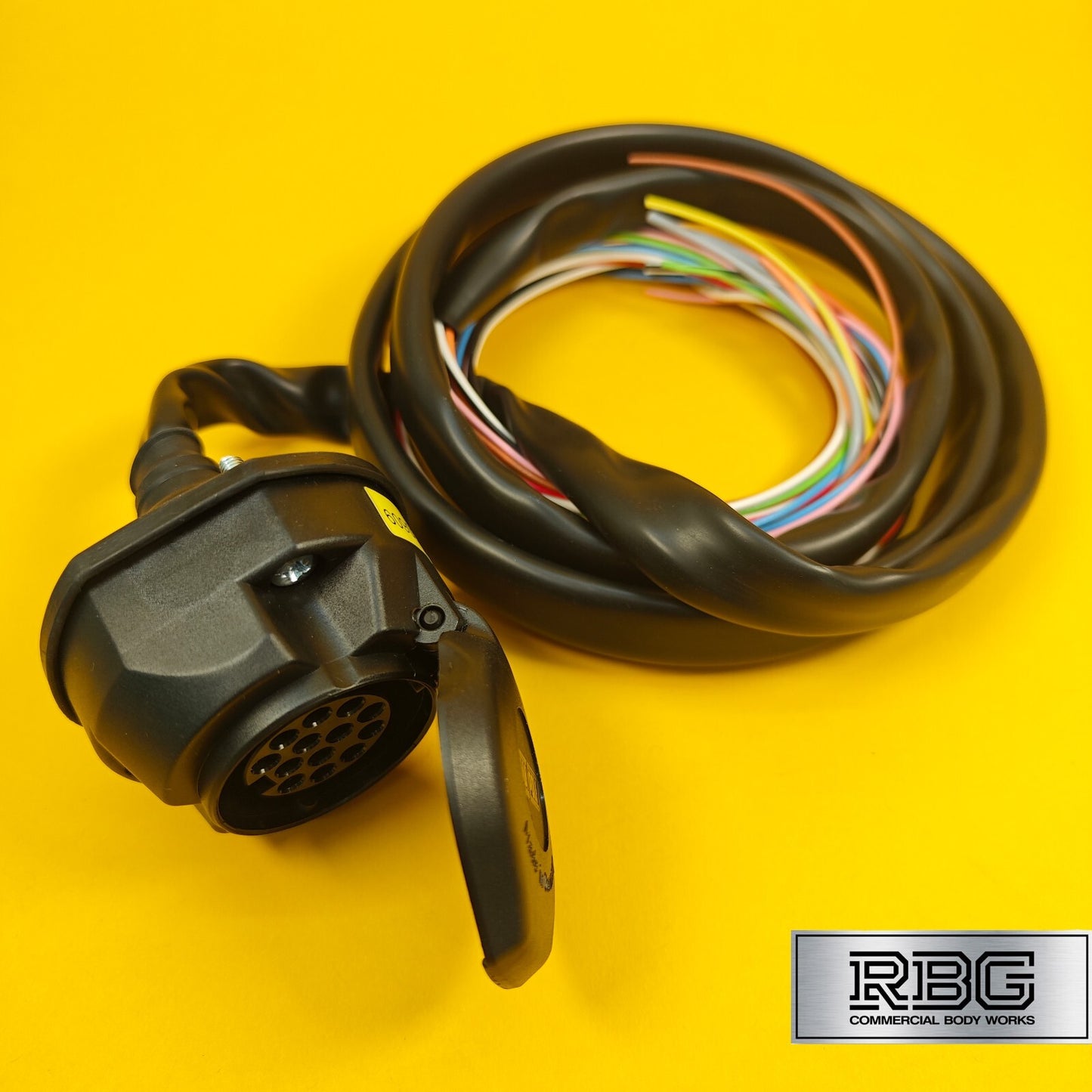 13 Pin Socket Assembly With 2m Pre-Wired Sheathed Cable Professional Towing UK