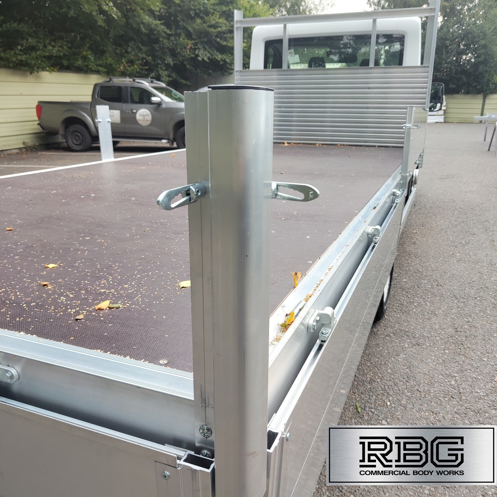 Aluminium Corner Pillar Extrusion 600mm & Socket Dropside Truck Trailer Tailgate
