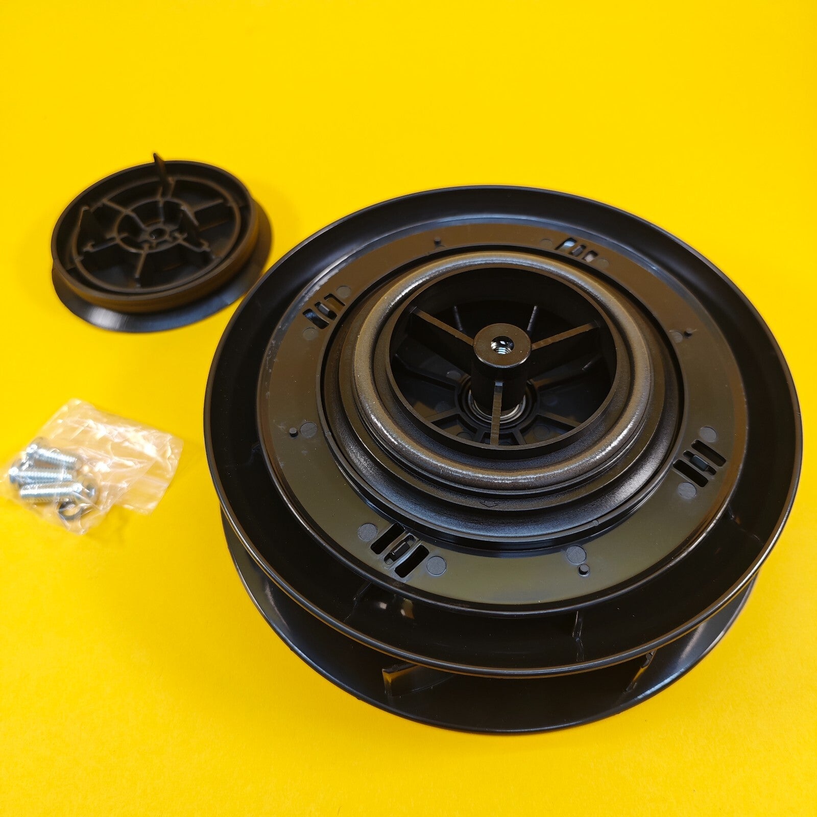 Centaflow™ Wind Driven Vent Black Horsebox Small Low Profile Rotary Van Roof Air