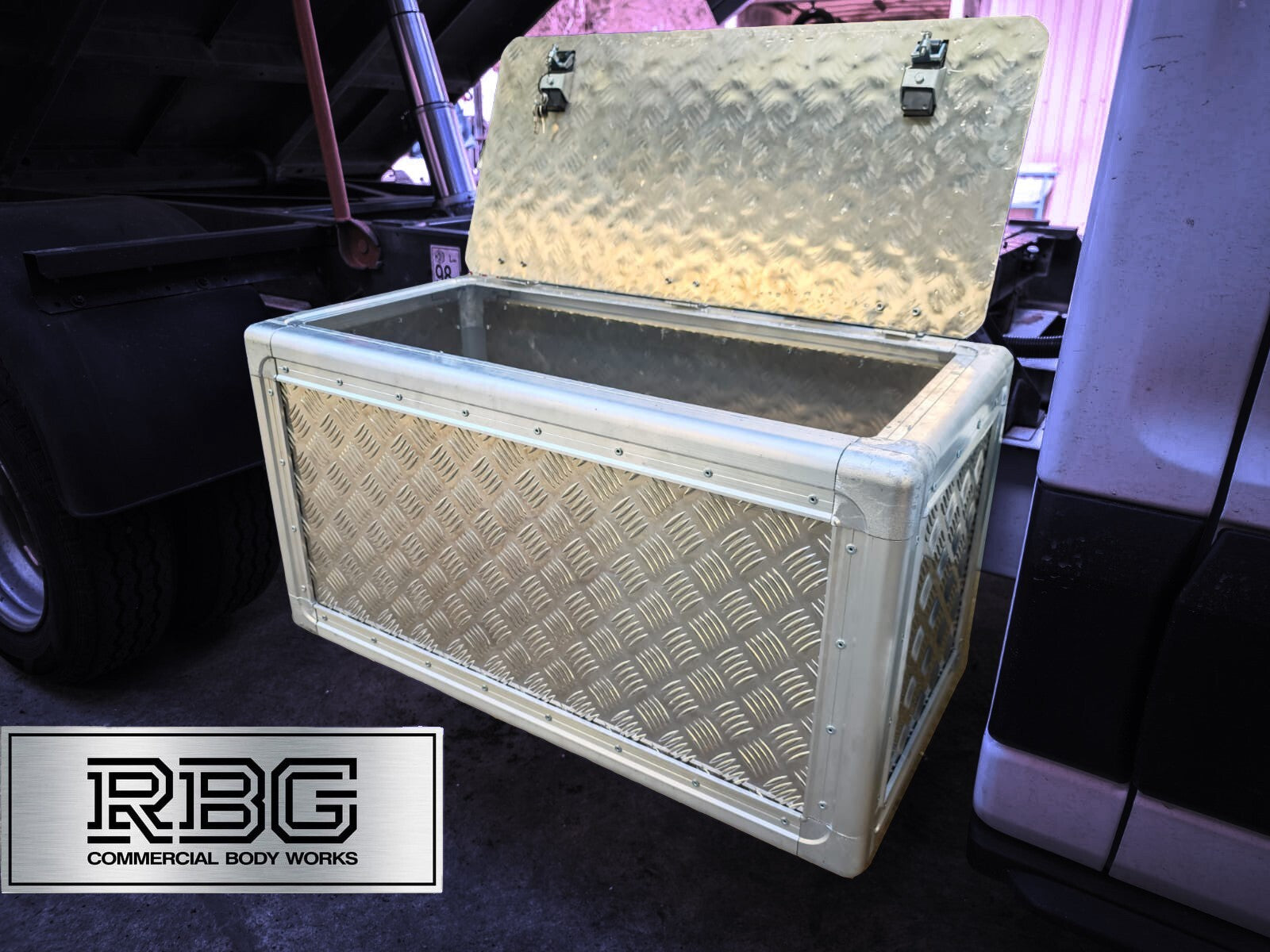 Aluminium Toolbox Storage Box Lockable Mercedes Benz Sprinter Truck FREE POSTAGE